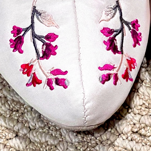 Satiny Embroidered Velvety Slip on Slippers , GAP 7-8 - Picture 3 of 10
